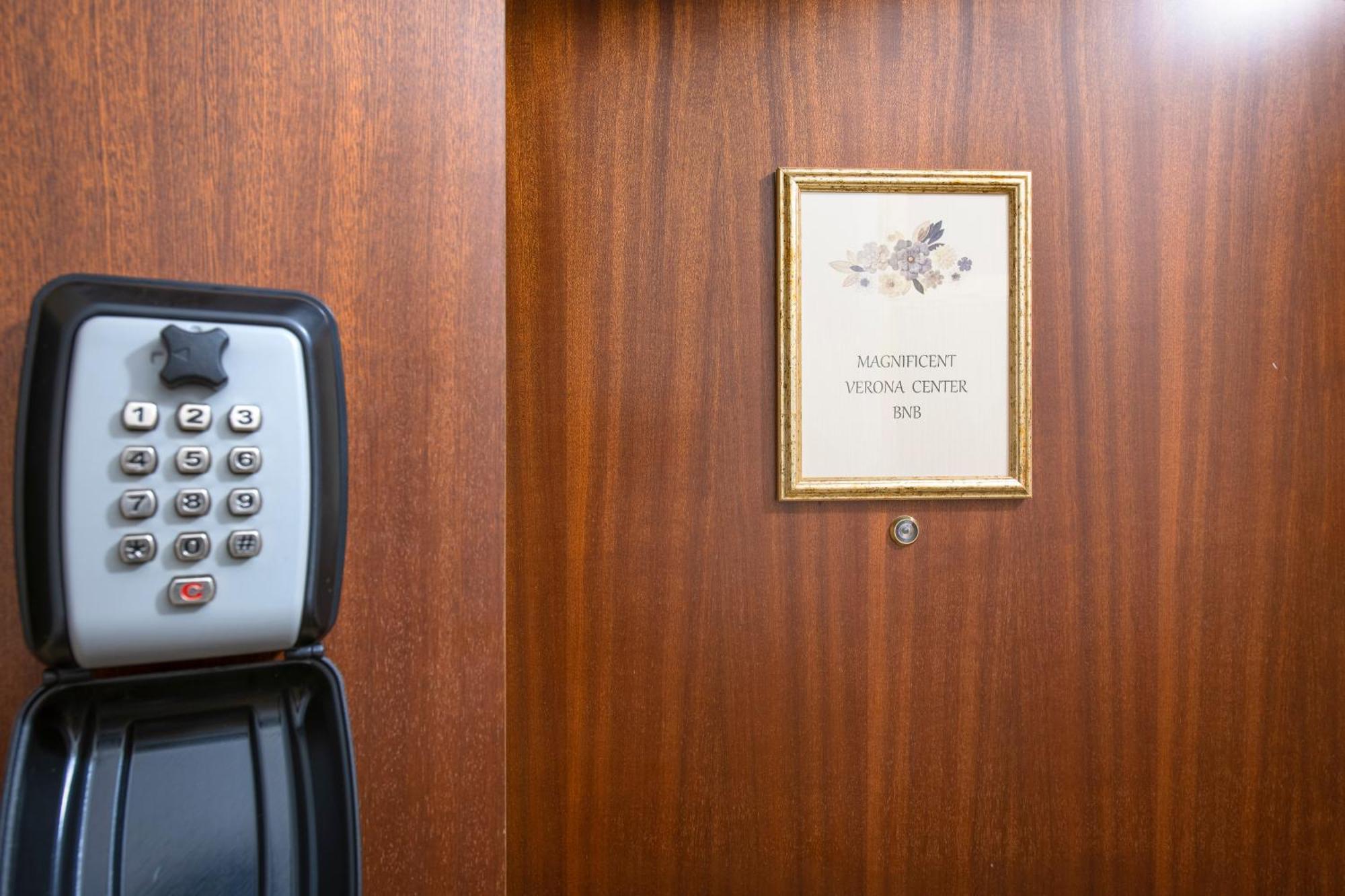 Magnificent Rooms Verona Center Екстер'єр фото